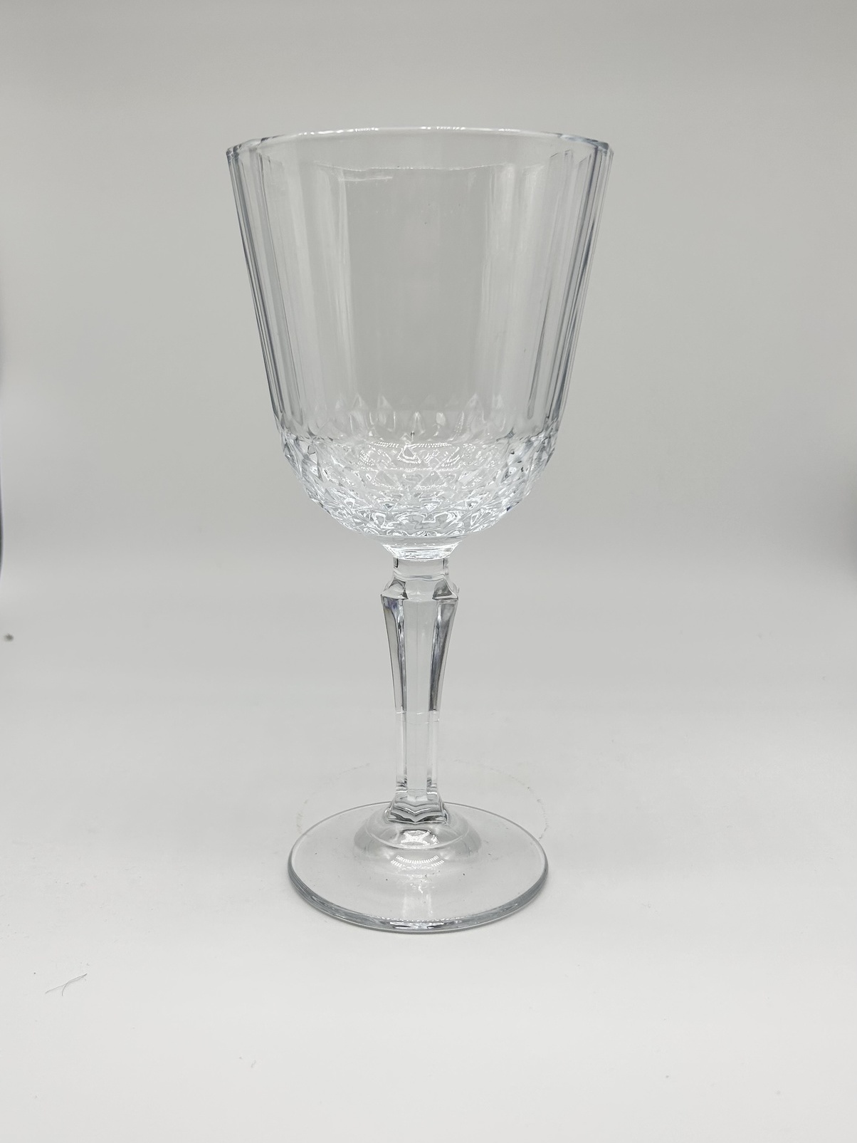 Diony Wine Glass